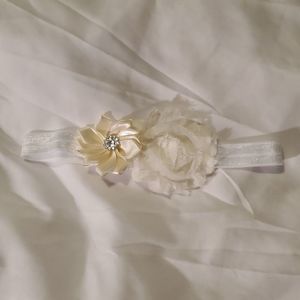 NEW IVORY DOUBLE FLOWER STRETCHY BABY HEADBAND